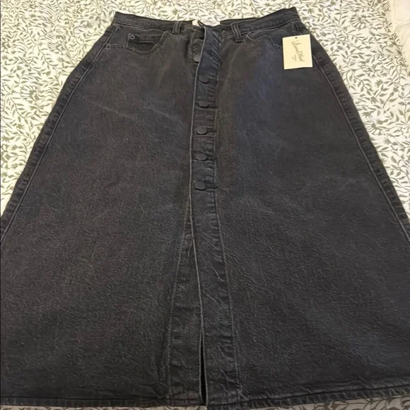 Brand new! Universal Thread black denim skirt. - Picture 1 of 4